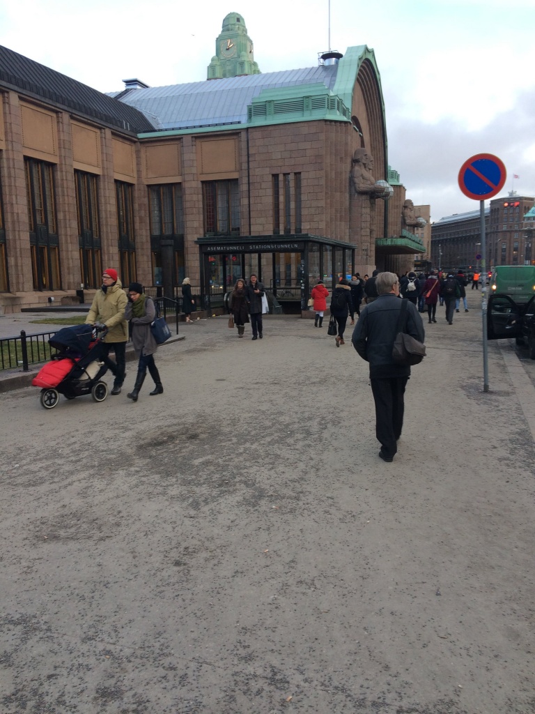 ploshchad-pered-centralnym-vokzalom-goroda-helsinki-dekabr-2016.jpeg ploshchad-pered-centralnym-vokzalom-goroda-helsinki-dekabr-2016.jpeg